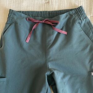 figs bonsai evans skinny scrub pants size medium